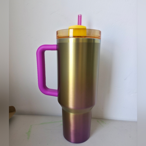 stanley x starbucks summer gradient tumbler - Picture 4 of 6